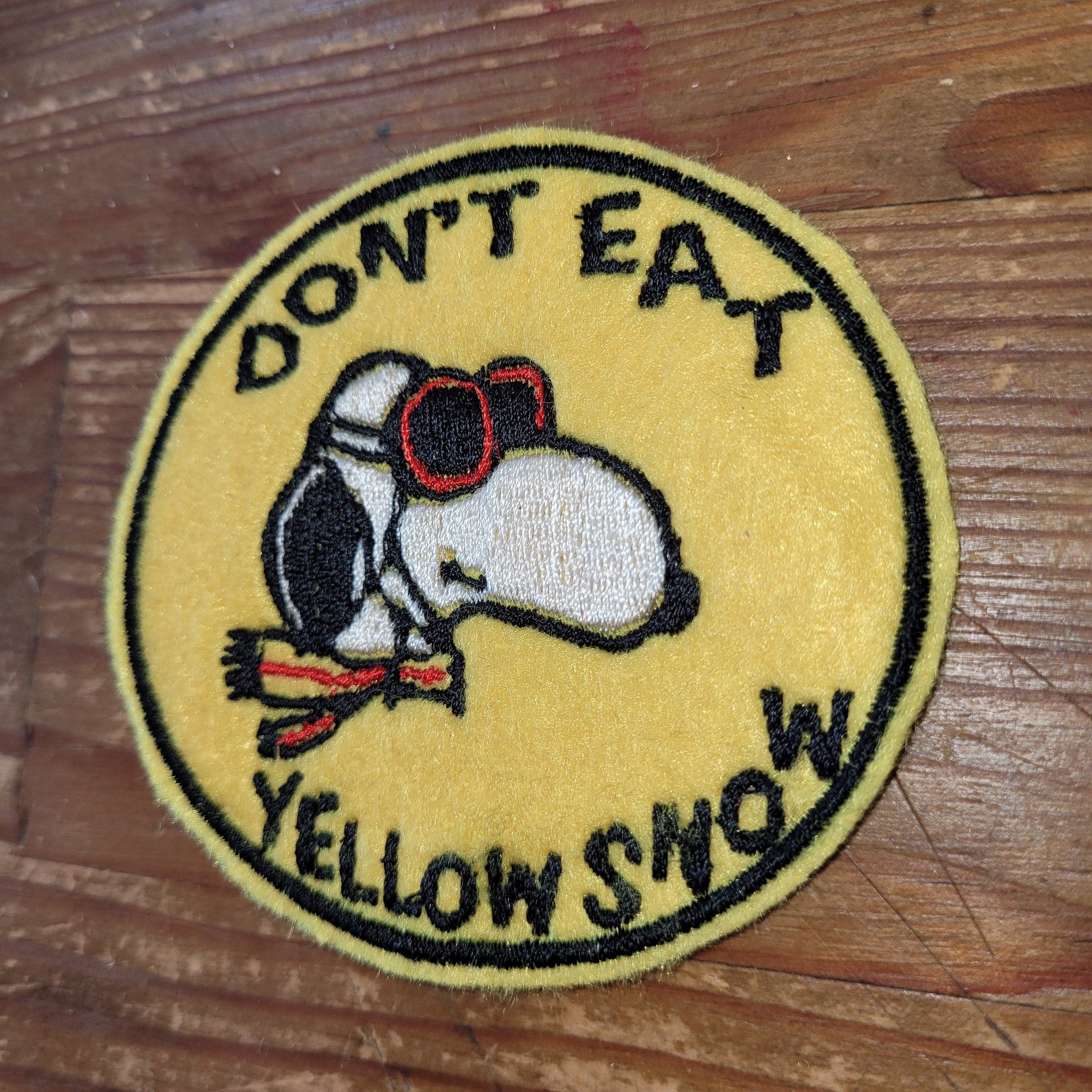 Snoopy "Don't Eat Yellow Snow" - L'Insoumis Clothing