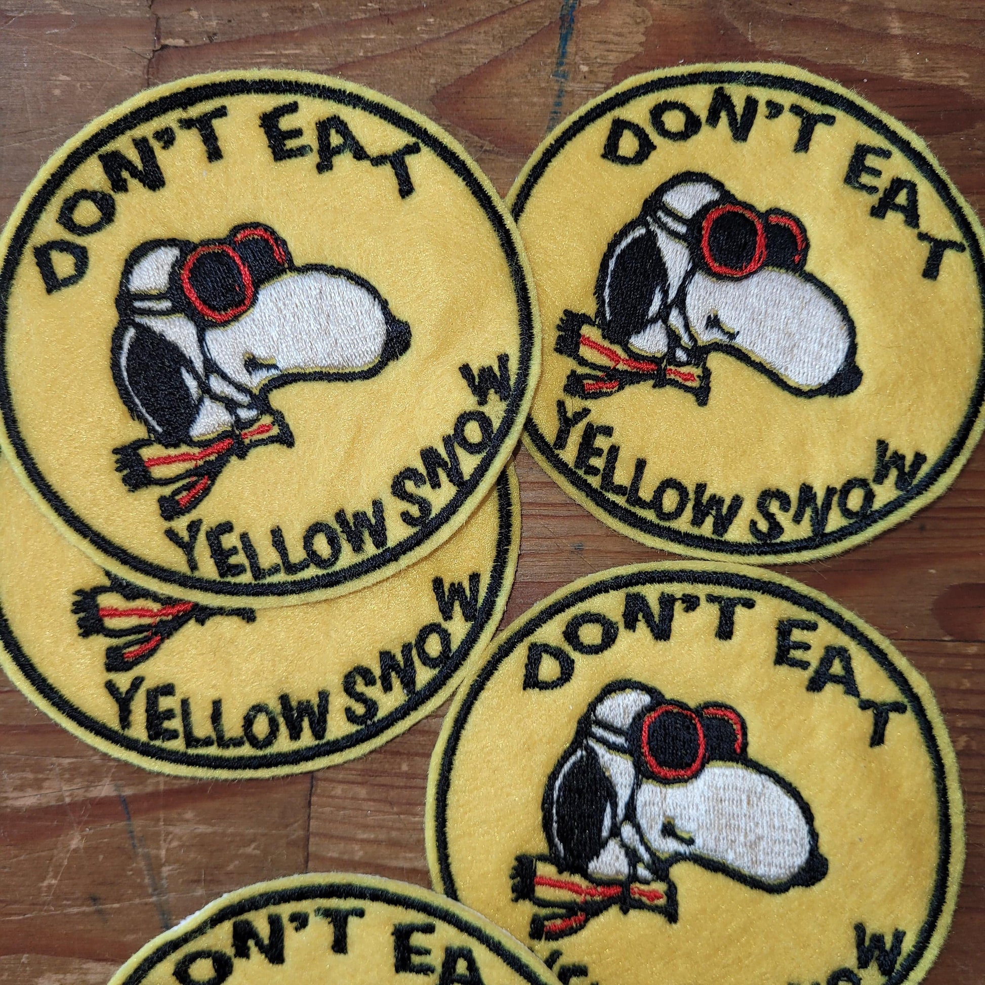 Snoopy "Don't Eat Yellow Snow" - L'Insoumis Clothing