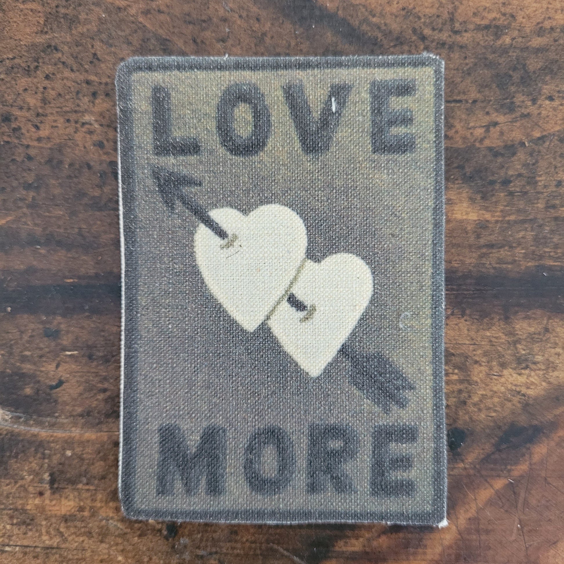 Love more - L'Insoumis Clothing