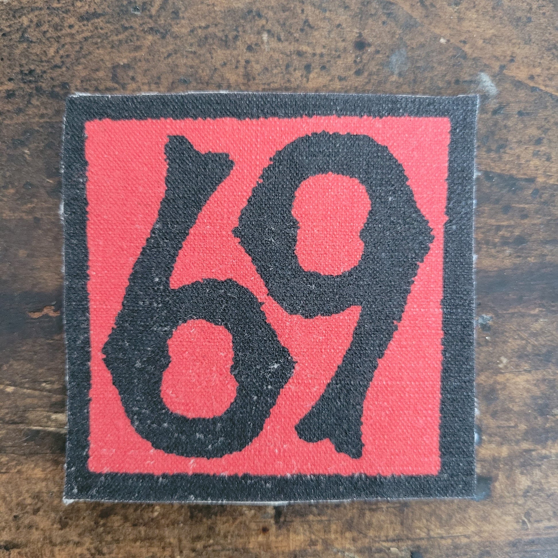 69 black and red - L'Insoumis Clothing