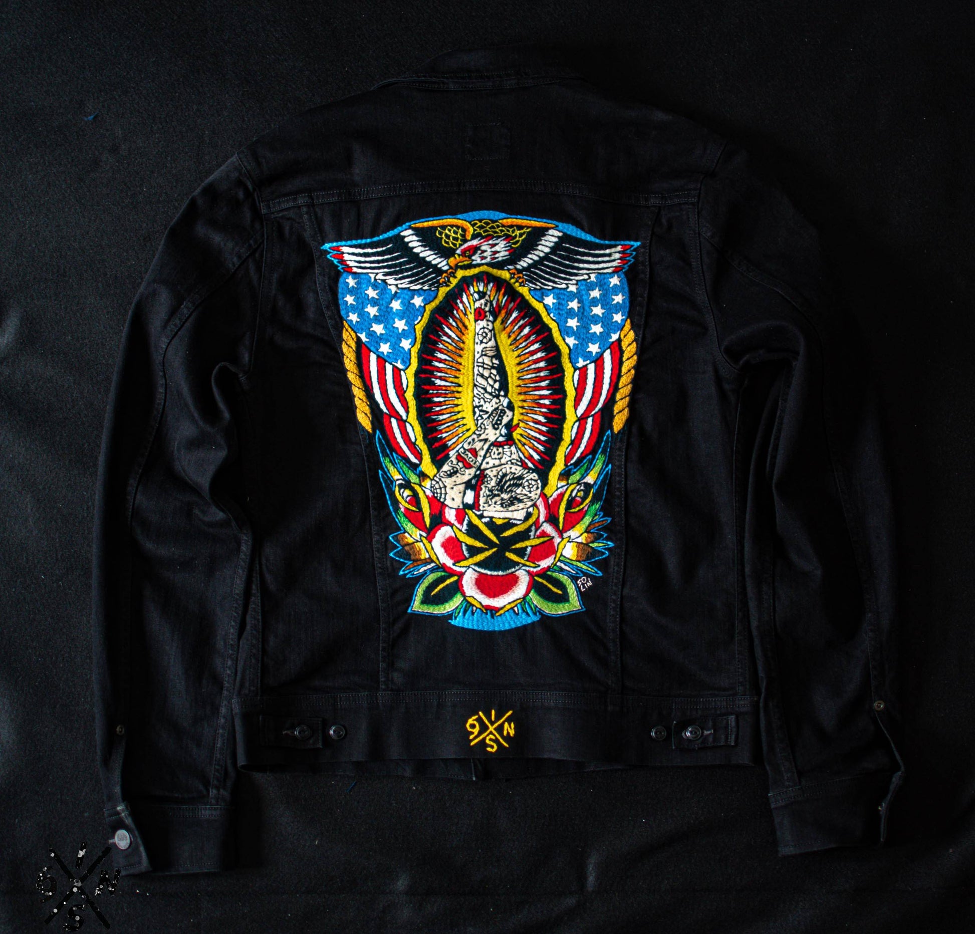 Black denim Lee Riders jacket hand embroidered. - L'Insoumis Clothing