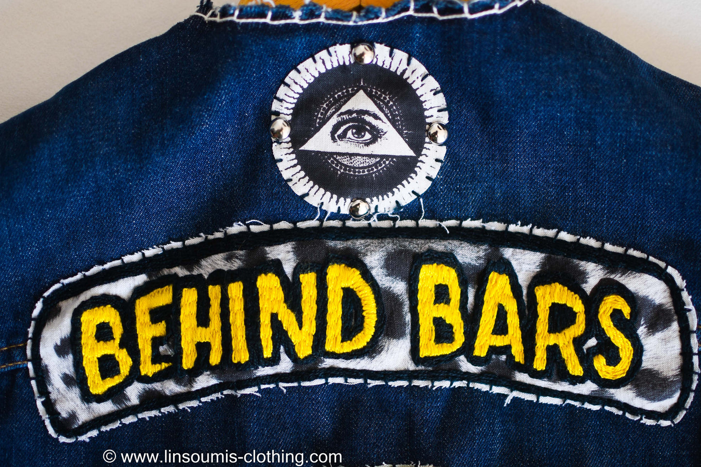 2nd version  "Behind bars" chainstitched by hand Levi's Jacket/ Veste levis vintage brodée main et patchée