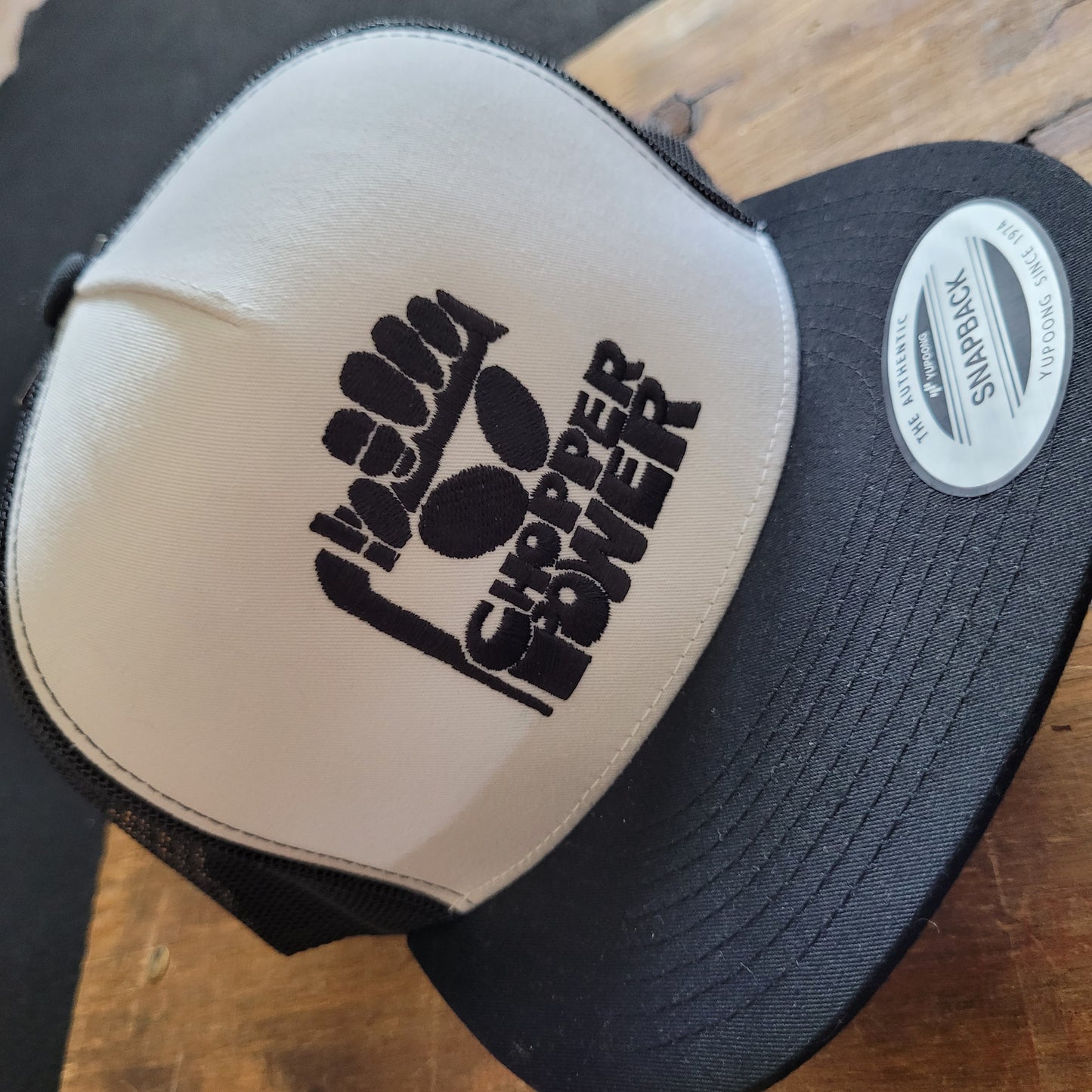 Trucker Cap  Brodé "CHOPPER POWER" Version Fond Blanc / Noir - PUNK & COTON
