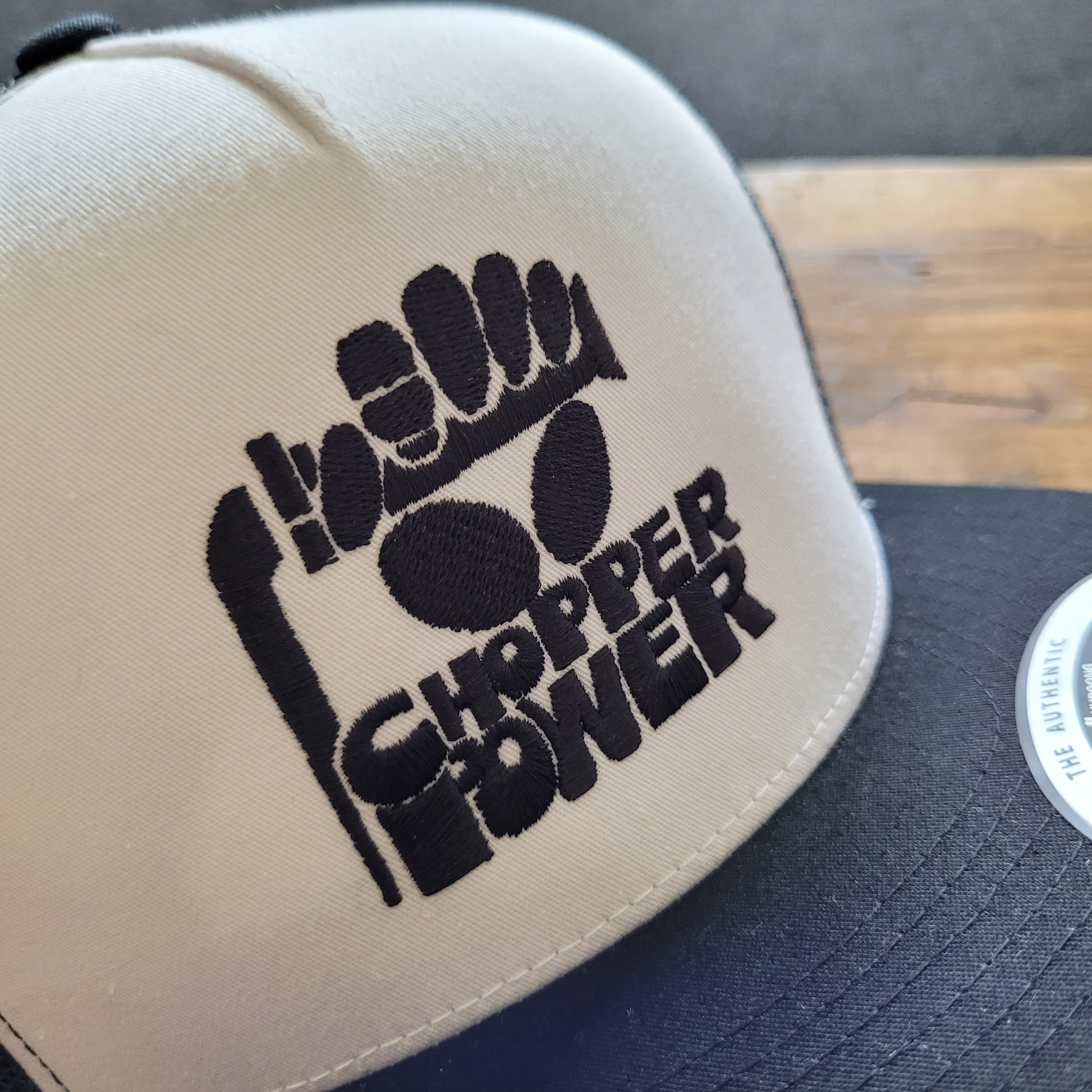 Trucker Cap  Brodé "CHOPPER POWER" Version Fond Blanc / Noir - PUNK & COTON