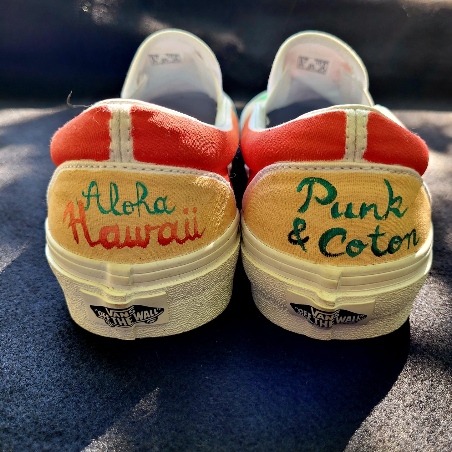 VANS "ALOHA" Slip On peintes à la main by Punk & Coton - PUNK & COTON