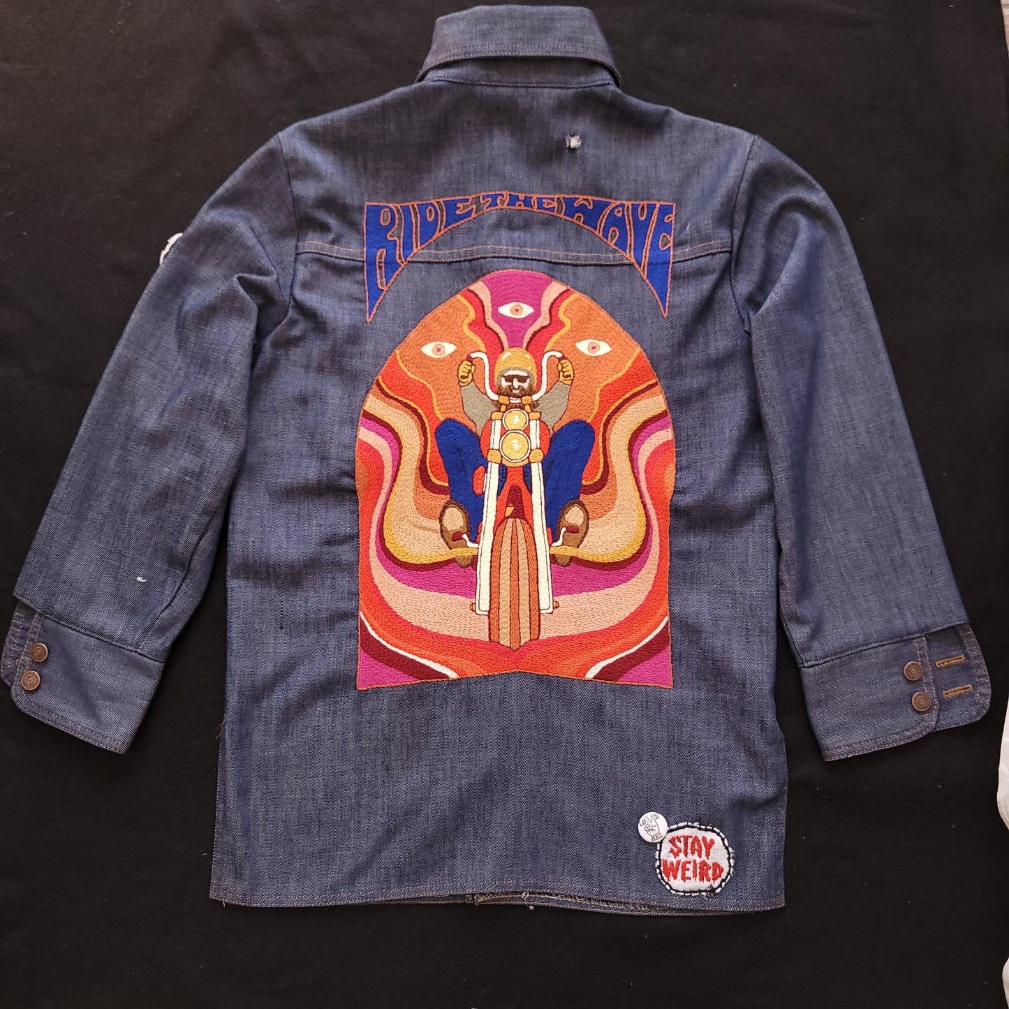 Veste sur-chemise années 70 brodée à la main  "Ride th Wave"  par Sophie Punk and Coton/ Handembroidery Jacket - PUNK & COTON