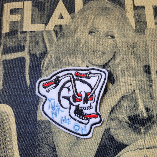 Patch brodé "Turn me on" version blue word - PUNK & COTON