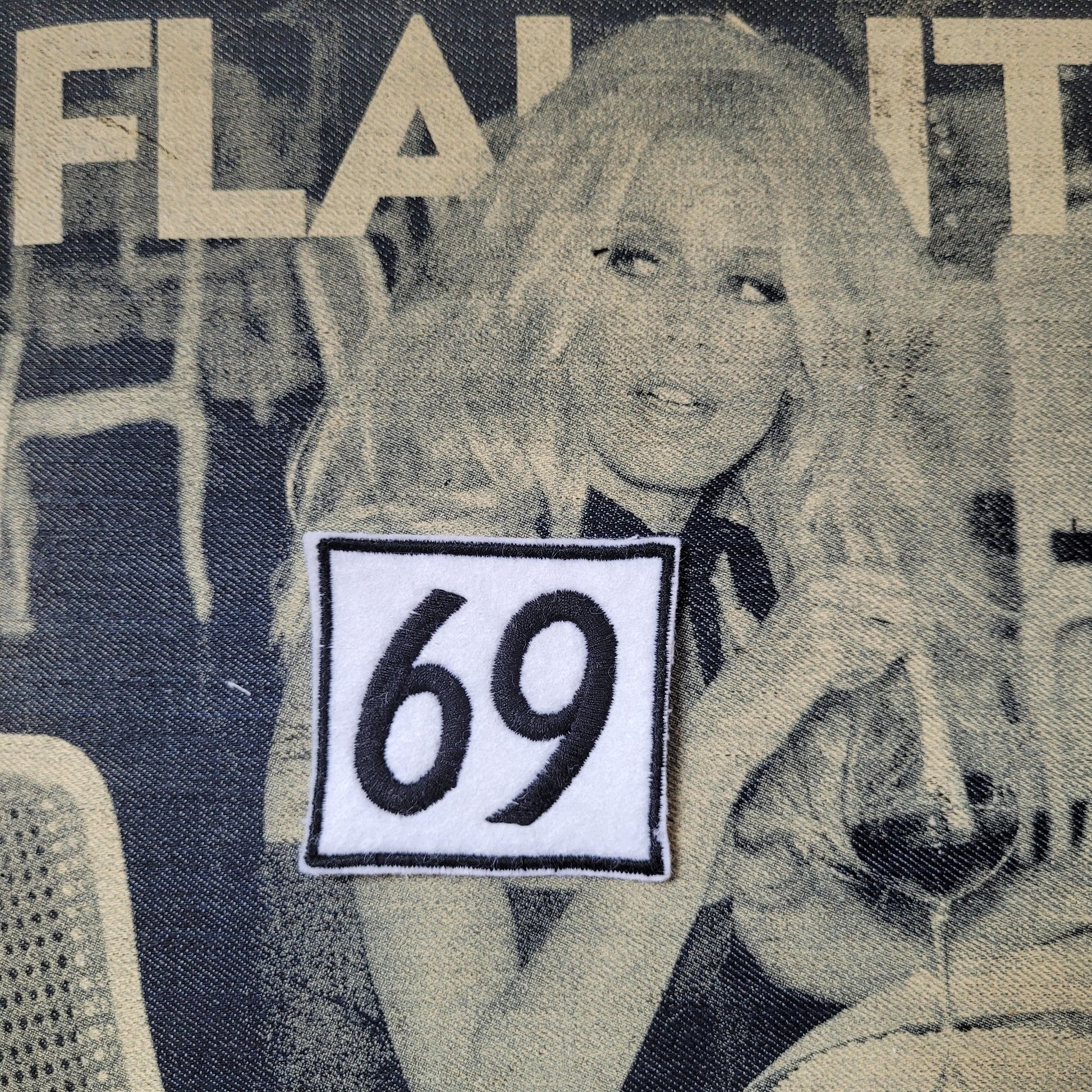 Patch Brodé 69 CARRE (Version Blanche) - PUNK & COTON