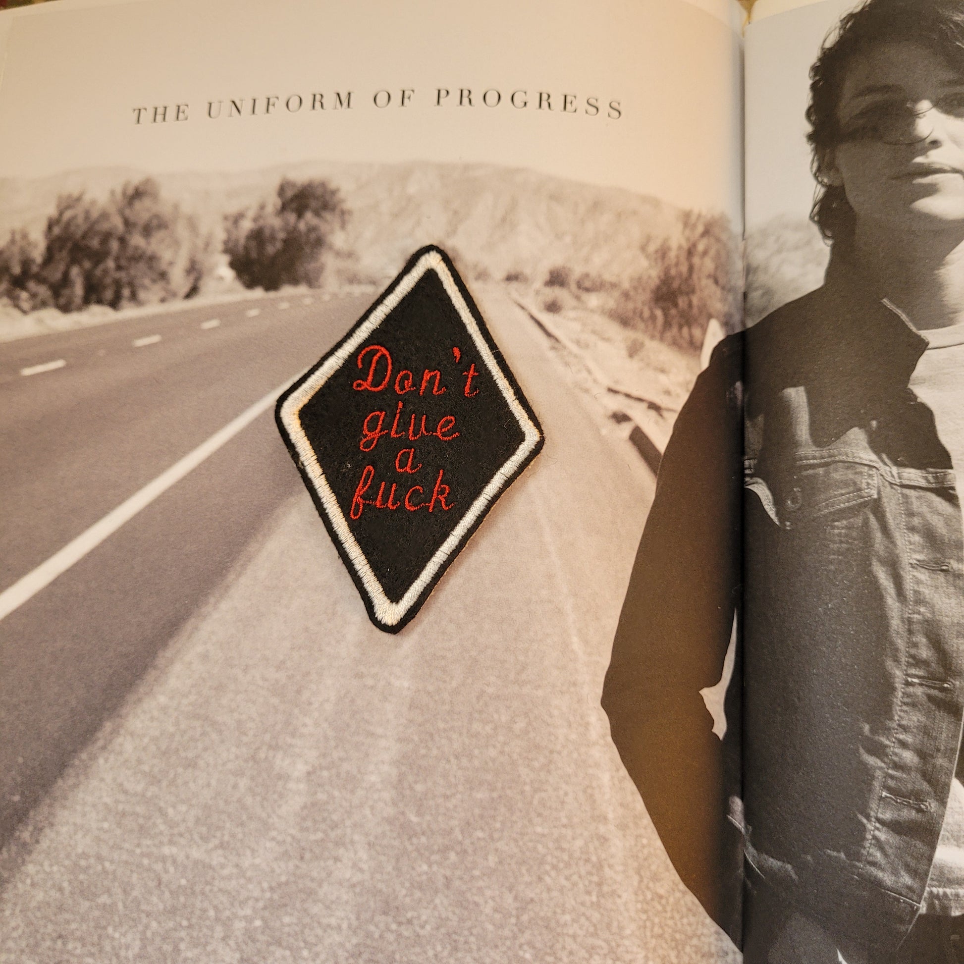 Patch Brodé Don't give a fuck( Losange) version black - PUNK & COTON