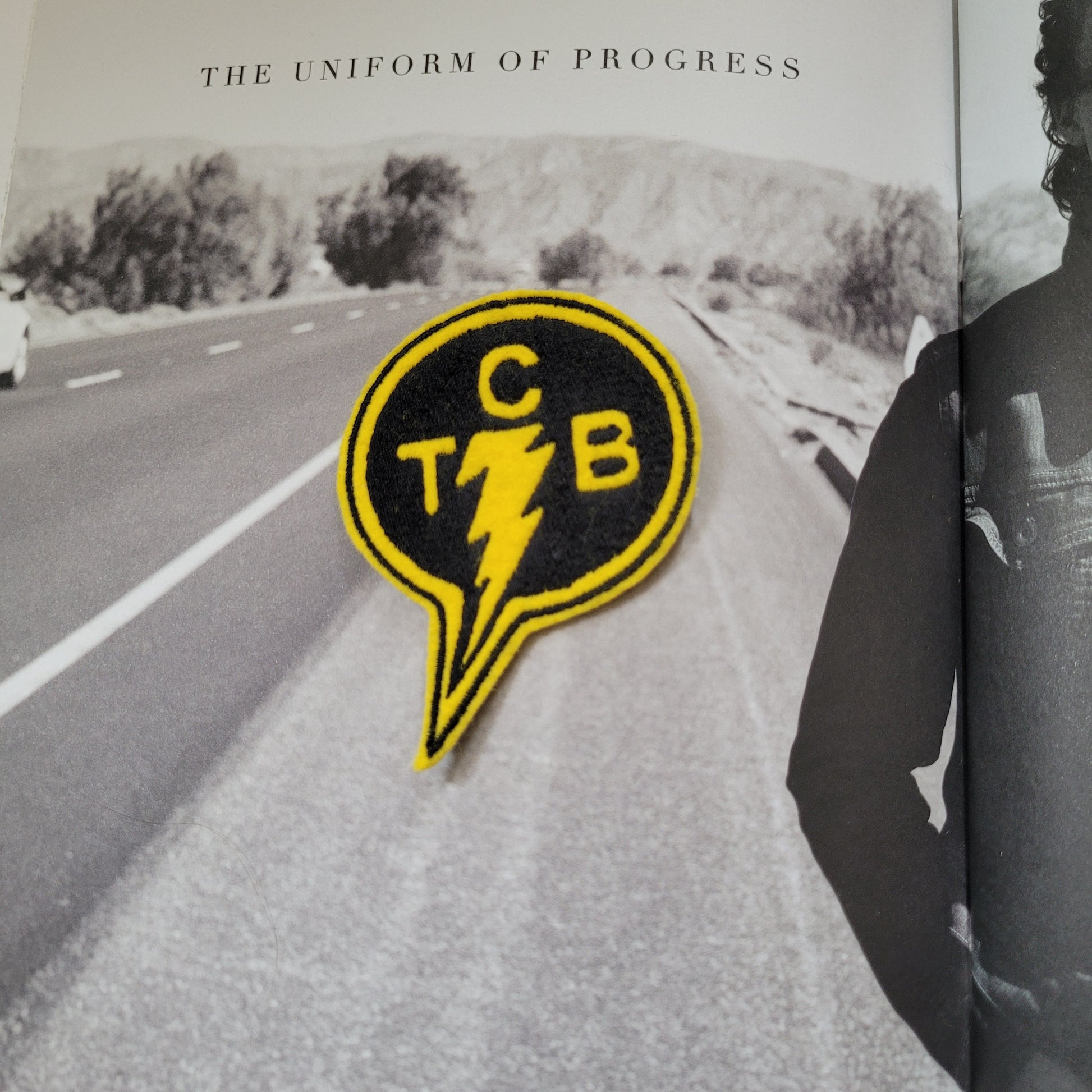 Patch Brodé TCB ( Take Care of Business) - PUNK & COTON