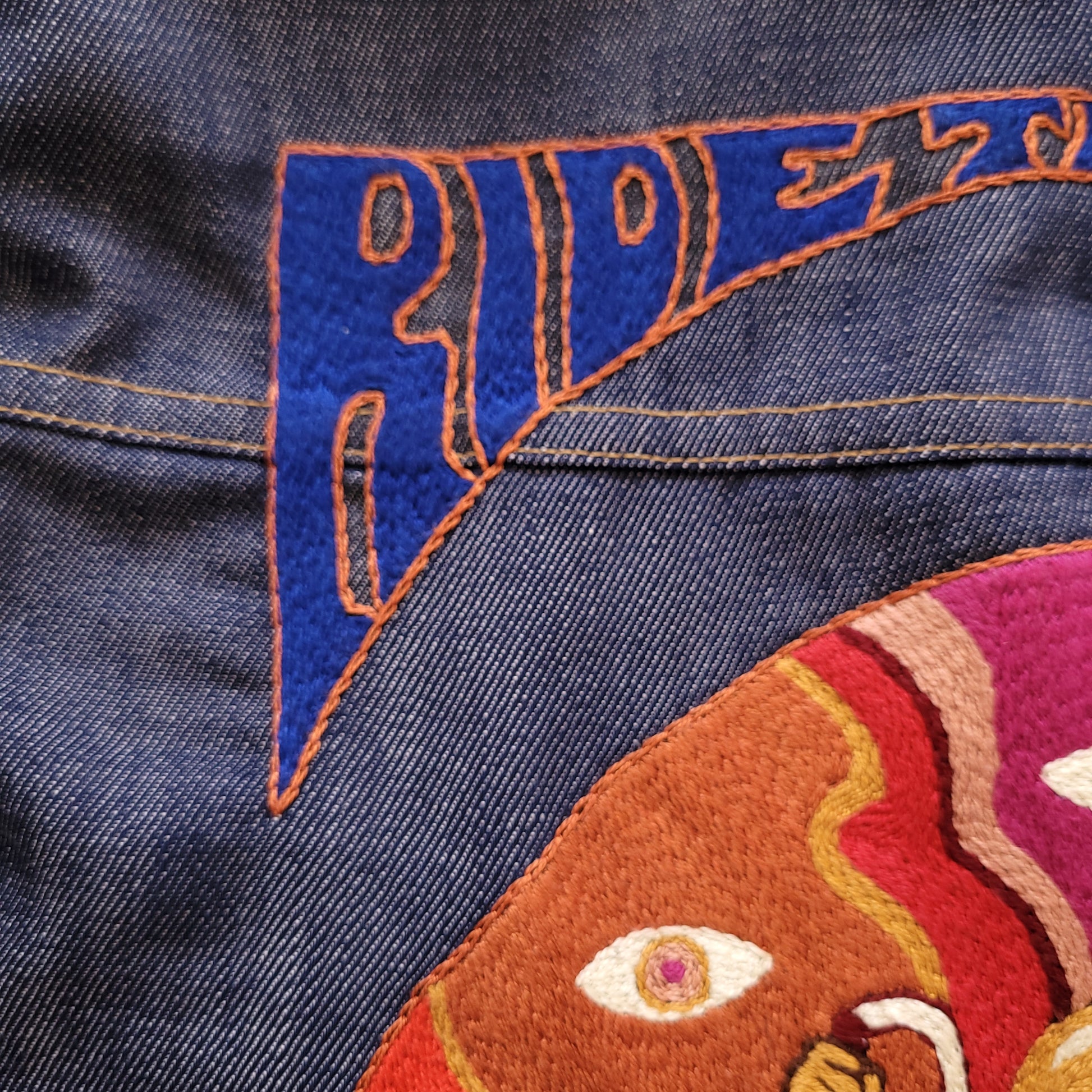 Veste sur-chemise années 70 brodée à la main  "Ride th Wave"  par Sophie Punk and Coton/ Handembroidery Jacket - PUNK & COTON