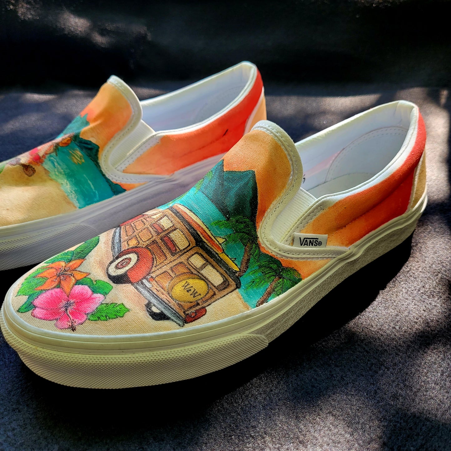 VANS "ALOHA" Slip On peintes à la main by Punk & Coton - PUNK & COTON