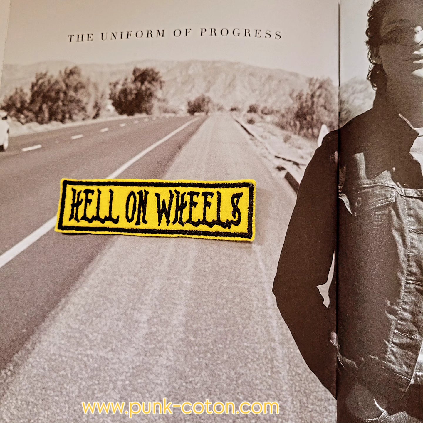 Patch Brodé Hell On Wheels (Version GOTHIQUE  Noir & Jaune) - PUNK & COTON