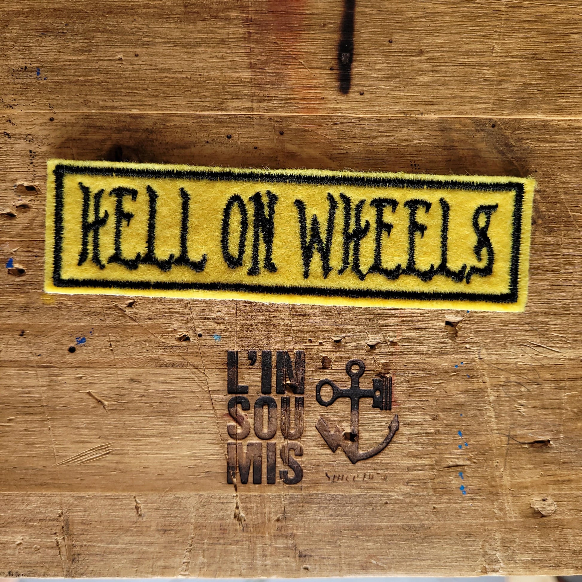 Hell On Wheels (Version Noir & Jaune) - L'Insoumis Clothing