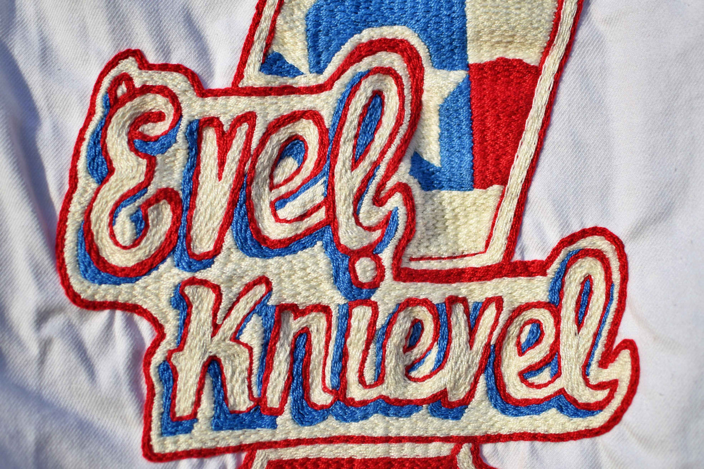 Jacket white workwear from the 50's Evel Knievel  hand embroidered chainstitch/veste ouvrière brodée main point de chaînette - L'Insoumis Clothing