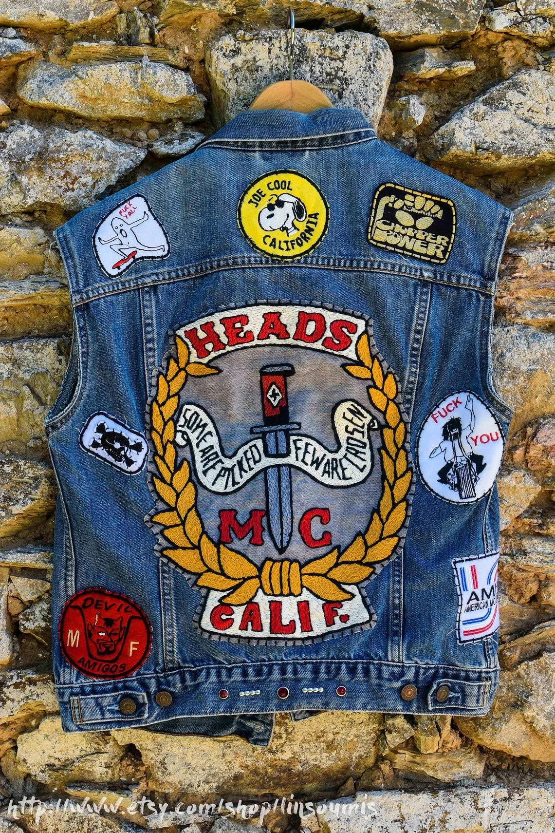 Biker gang cut handembroidered with sin printed liner/veste sans manche Levis avec broderie, patchs et doublure interne - L'Insoumis Clothing