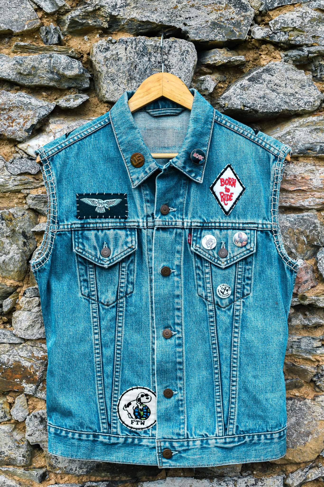 Handpainted Levi's Jacket/ Veste levis vintage peinte main biker family - L'Insoumis Clothing